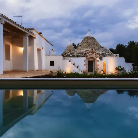 Trullo Evo Con Piscina Privata * オストゥーニ