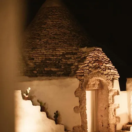 Trullo Evo Con Piscina Privata * オストゥーニ