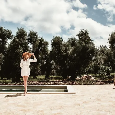 ヴィラ Trullo Evo Con Piscina Privata オストゥーニ