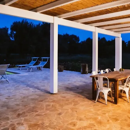 Trullo Evo Con Piscina Privata オストゥーニ